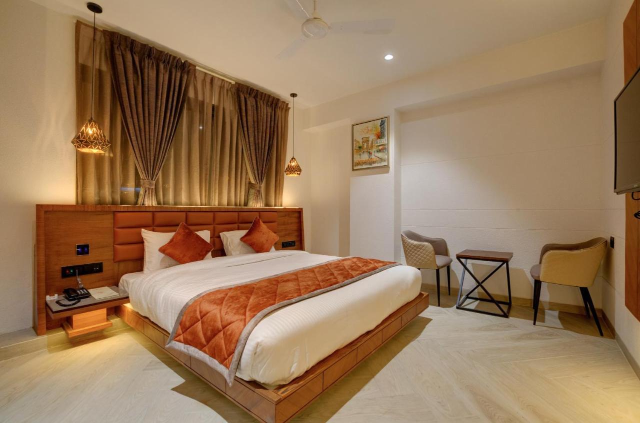 Hotel Diamond 26 Σουράτ Εξωτερικό φωτογραφία