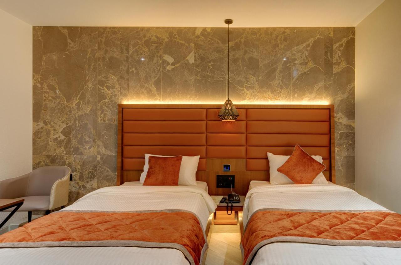 Hotel Diamond 26 Σουράτ Εξωτερικό φωτογραφία