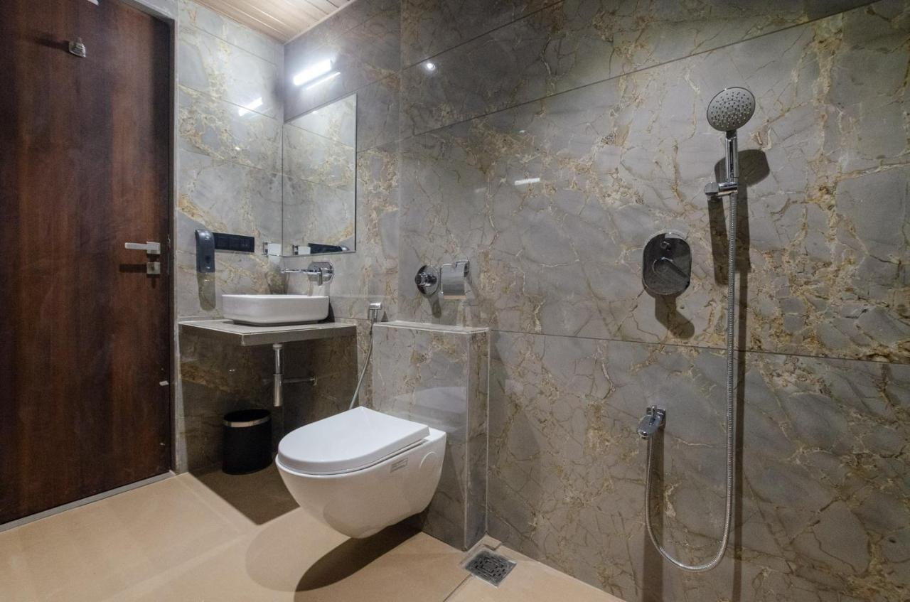 Hotel Diamond 26 Σουράτ Εξωτερικό φωτογραφία