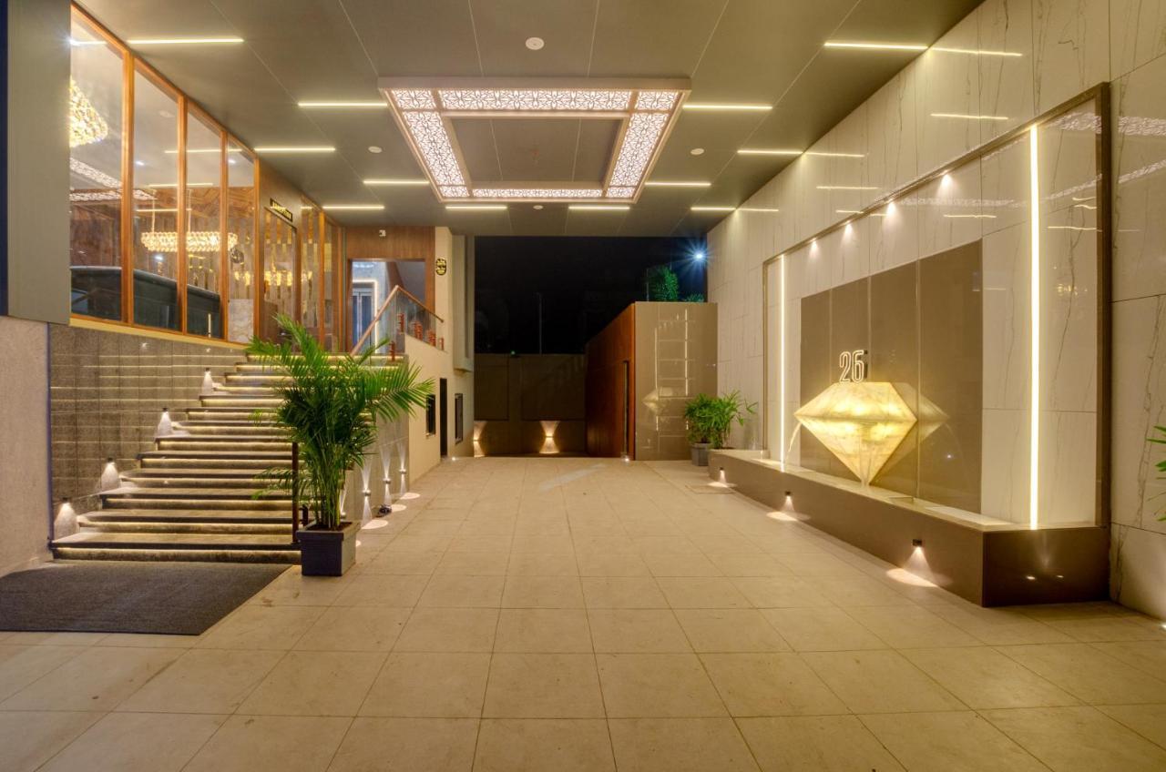 Hotel Diamond 26 Σουράτ Εξωτερικό φωτογραφία